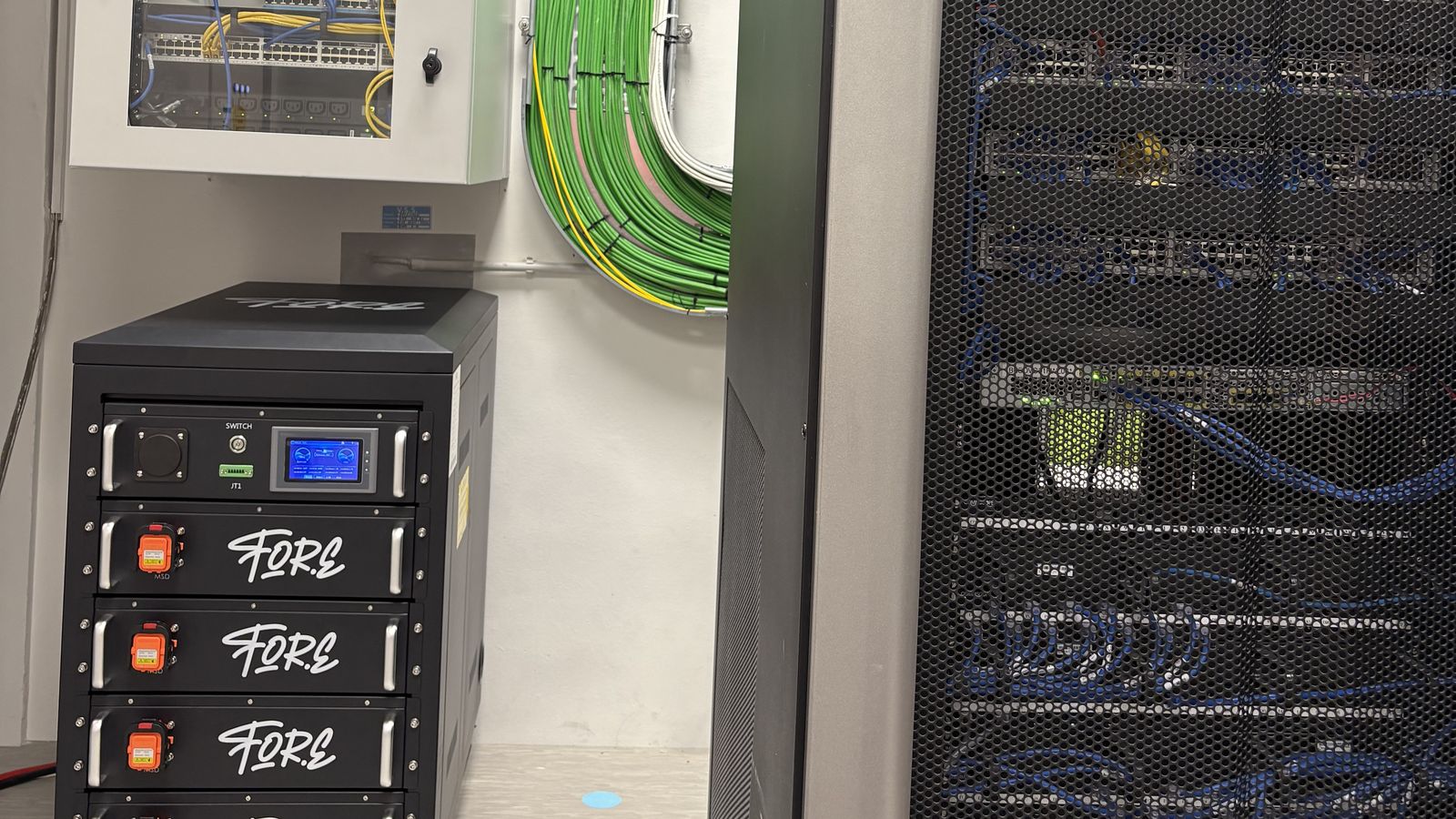 FoR-E hybrid supercapacitor unit · industrial installation, Belgium